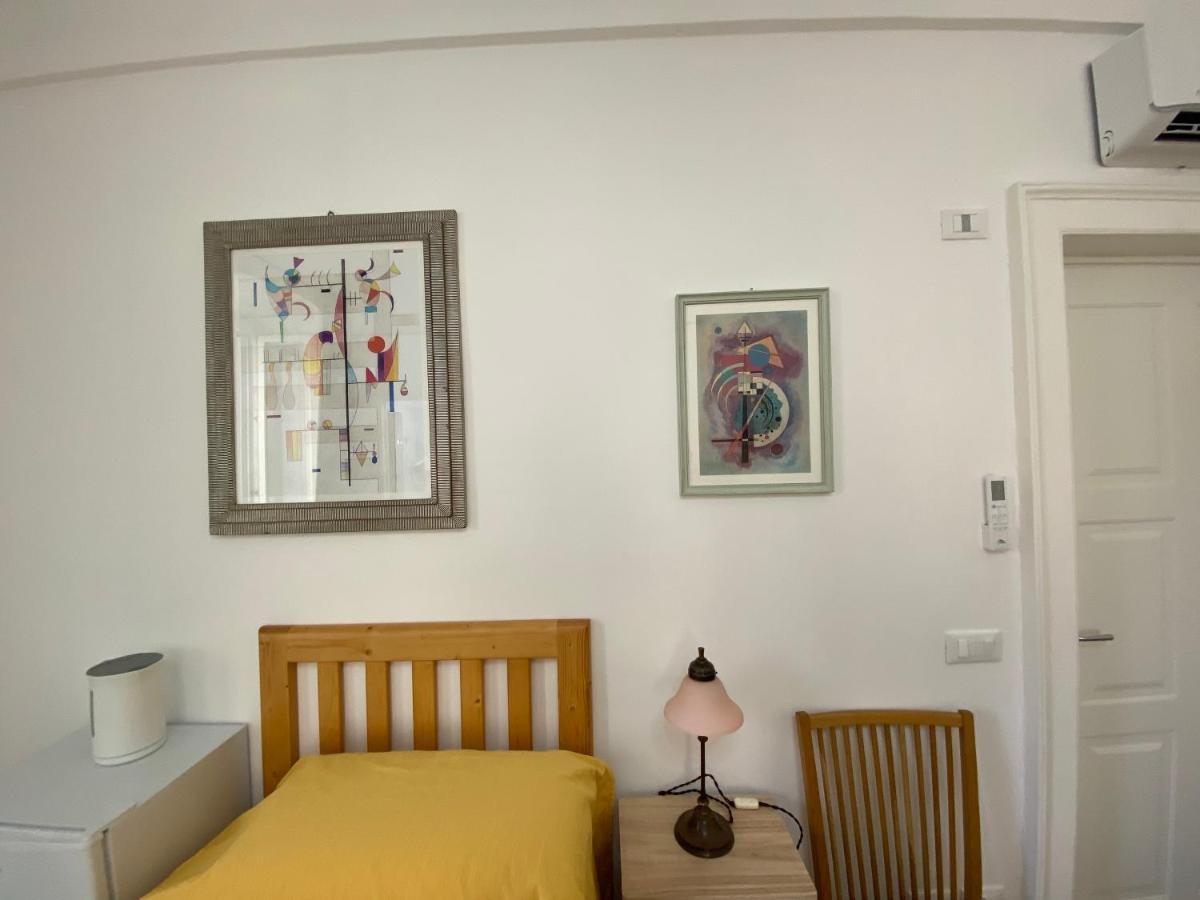 Bed and Breakfast Touristhouse Monopoli 10 Esterno foto